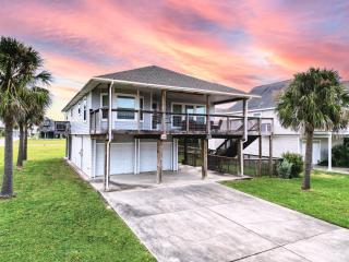 Relax at our Beach Haven - Pet Friendly - Galveston - 0
