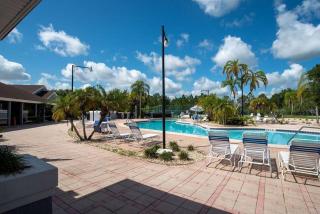 Pet Friendly Spacious Studio w/pool - Davenport - 3
