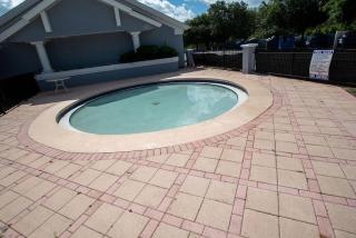 Pet Friendly Spacious Studio w/pool - Davenport - 1