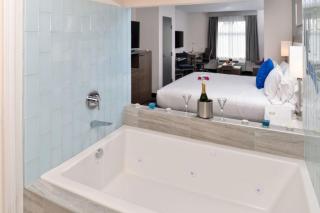 Holiday Inn Express & Suites San Diego - Mission Valley by IHG - San Diego - 9