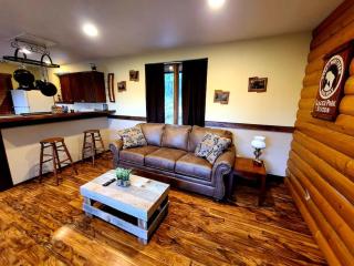 KM Ranch Hideaway Cabin - Whitefish - 9