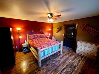 KM Ranch Hideaway Cabin - 1