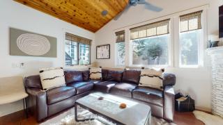 Grayfox 2 Pet-Friendly, 5-Star with Private Hot Tub, 2 Car Garage and Prime Location condo - Mammoth Lakes - 5