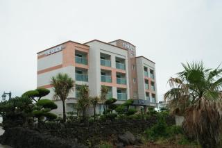 The Beach Pension - Jeju - 0