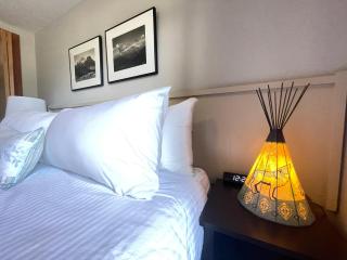 Windtower Lodge FullKitchen-Kingbed Suite-MntView-UGParking-Walk2DT - 2