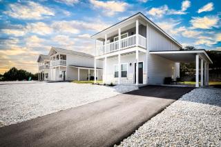 Lakeshore Retreat - Canyon Lake - 0