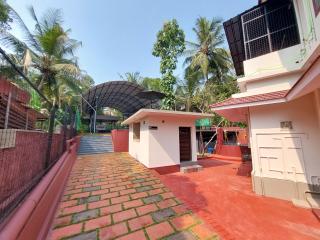 Casa Central Serviced Villa and Amphitheater - Payyannūr - 5
