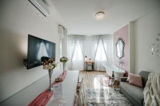 ⁂ Barocco ⁂ Biliardo - Ping pong - Vasca - WiFi - 7