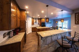 Lakeview Luxury - Canyon Lake - 3