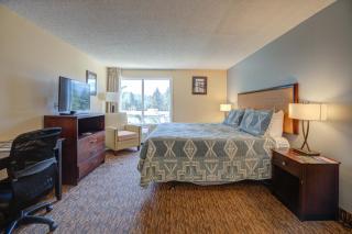 Columbia Gorge Inn - 1