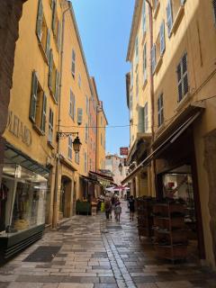 Studio Hyères -Rue piétonne Climatisation lit 160 tout équipé - Sabrina - Hyères - 3