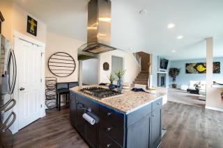 Utopia Luxury Stay - Puyallup - 5