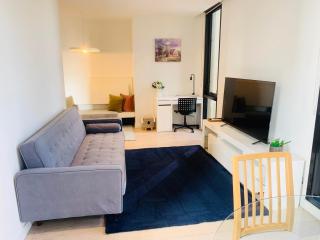Melbourne CBD Empire Apartment - Melbourne - 9