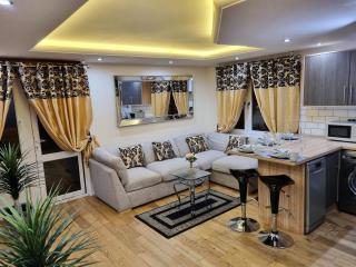 *F43NH* Setup for your most relaxed & Cosy stay + Free Parking + Free Fast WiFi * - 0
