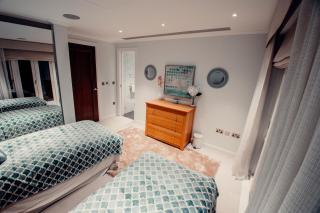 Lovely 4/BDR Penthouse w/ lovely views - London - 8