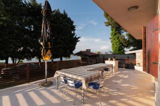 Beachfront apartments Calm Sea - Preko - 4