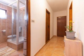 Beachfront apartments Calm Sea - Preko - 2