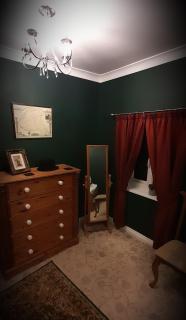 Stable cottage cozy,quirky with a hot tub - 2