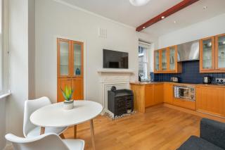 The Modern Manor - Fitzrovia - by Frankie Says - London - 2