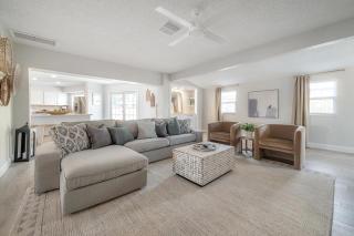 Updated Pool Home 1 Mile From Beach! - Largo - 7