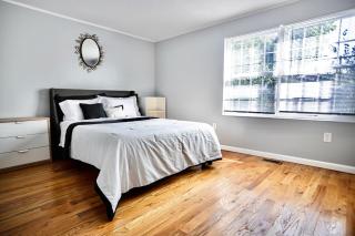 Urban Oasis Spacious 3BR 2BA Patio Near NYC EWR American Dream Mall - 3