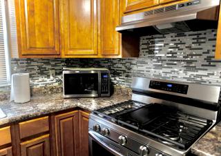 Urban Oasis Spacious 3BR 2BA Patio Near NYC EWR American Dream Mall - 7