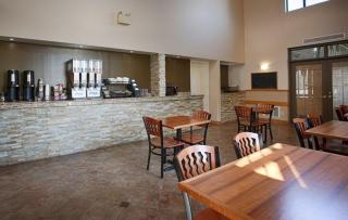 Best Western Smiths Falls Hotel - 2