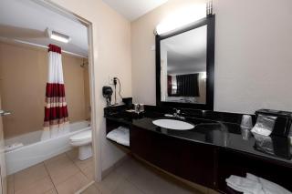 HomeTowne Studios by Red Roof Bordentown - McGuire AFB - Bordentown - 7