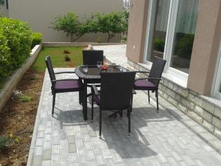 4 bedroom apartment with 3 bathrooms and private parking - Apartments Orange - Zadar - 8