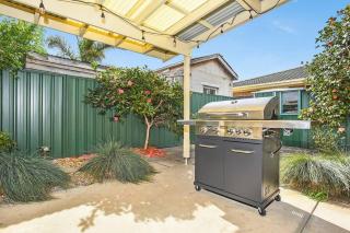 Kingsford Cottage - Esplanade Escape & Family BBQs - 1