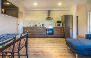 Awesome Apartment In Santa Pola - 5