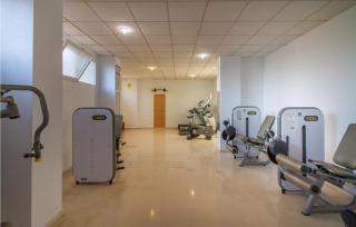 Cozy Apartment In Alicante Alacant - Benimagrell - 3