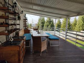 HYGGE HOME уютный коттедж с террасой и баней для проживания нескольких семей - 9