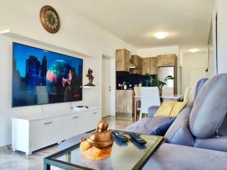 Oyster Flats - Seaside Apartment 7 - 1