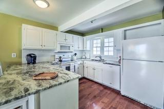 Oceanfront Atlantic Beach Escape with Balconies - Atlantic Beach - 2