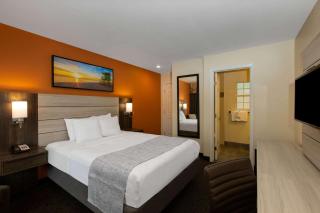 Days Inn by Wyndham Monterey-Fisherman's Wharf Aquarium - Monterey - 2