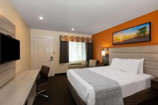 Days Inn by Wyndham Monterey-Fisherman's Wharf Aquarium - Monterey - 1