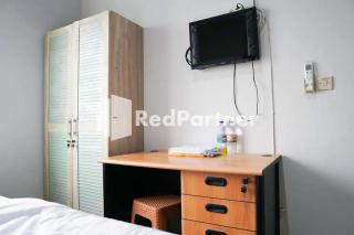 RedDoorz at Victory Homestay Karawaci - 4
