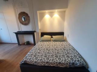 -Garrigue- Face à la Cité médiévale studio terrasse classé 4☆ - 2