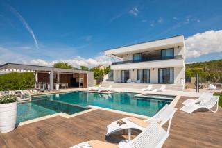 Luxury Villa Arya with 77sqm heated pool, hot-tub, sauna, gym, billiard, playgrounds, 6 bedroom - Bajagić - 4