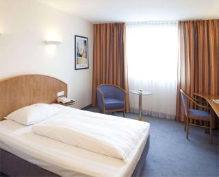 Hotel Schwanen Stuttgart Airport/Messe - 1