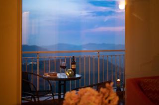 Cosy home with balcony & Mountain views - 3