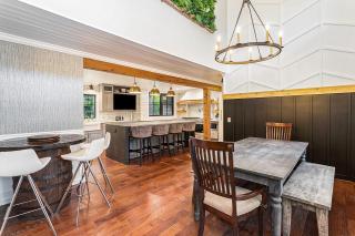 Serenity Woods Family Retreat - - 2