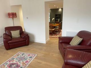Frogmore- pretty central cottage with Castle views - 1
