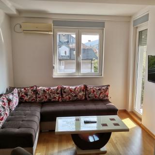 Apartman Lea & parking u garaži - Soko Banja - 0