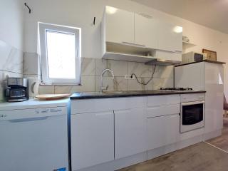 Apartments Tina - Novi Vinodolski - 7