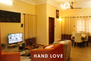 HAND LOVE - Cotonou - 0