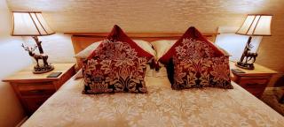 Self catering upper floor flat at Woodend house - 9