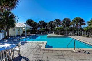 Gulf Island Condominium 321 - 9