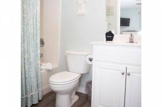 Gulf Island Condominium 631 - 4